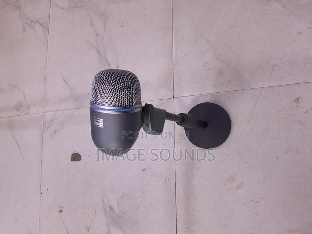 Shure Beta 52 Drum Mic With Stand and 5 Meter Long Cable - main view