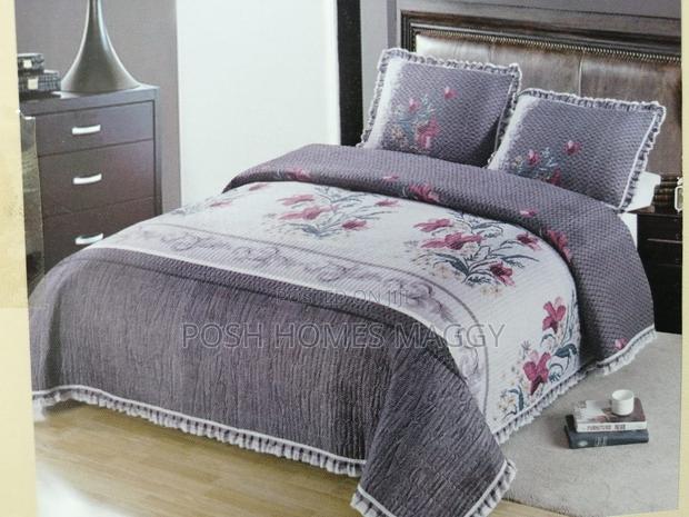 Bending Bed Cover - main view