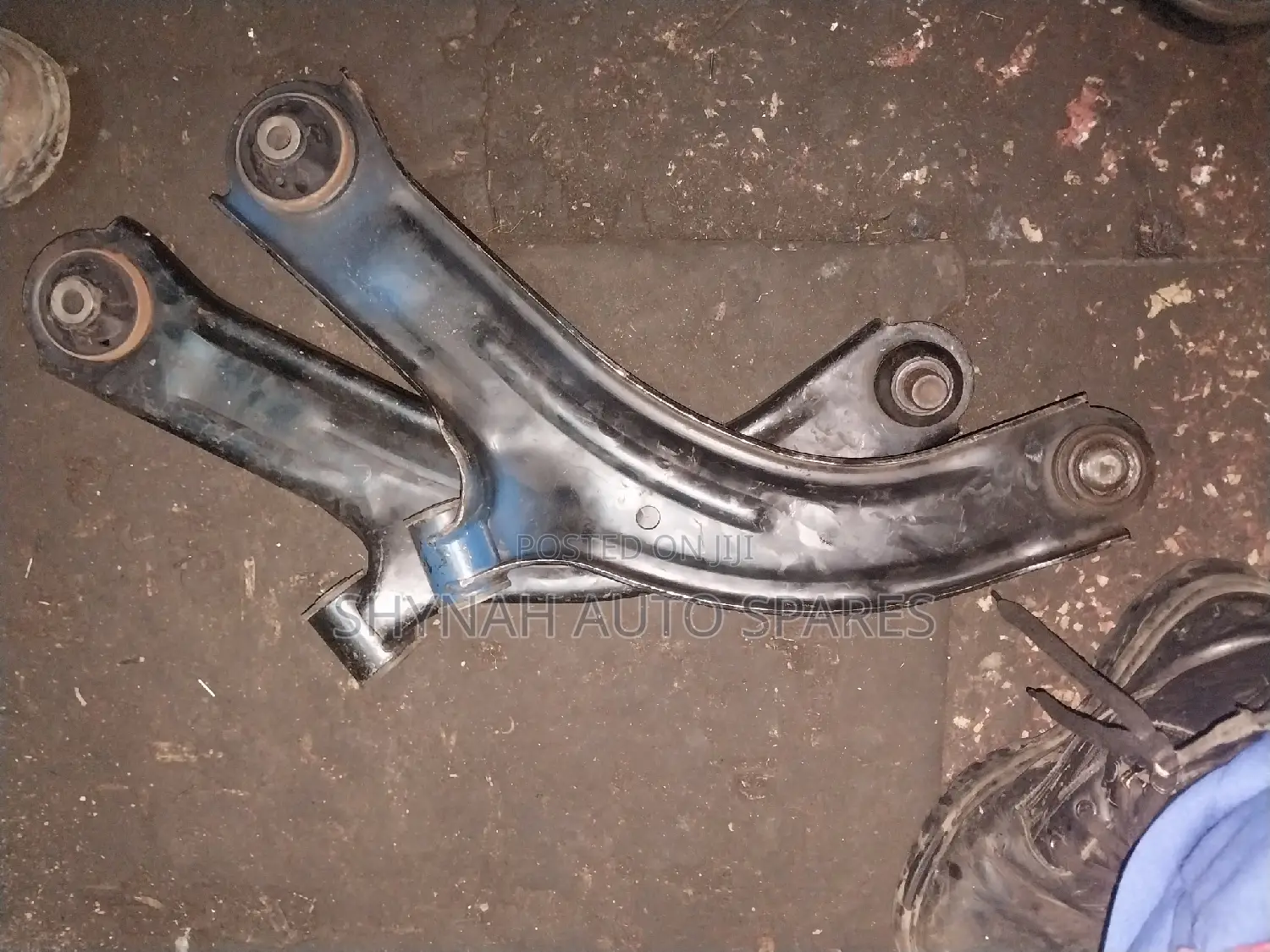 Control Arms Nissan Nv200