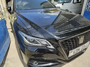 Toyota Crown 2018 Black
