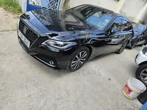 Toyota Crown 2018 Black