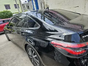 Toyota Crown 2018 Black