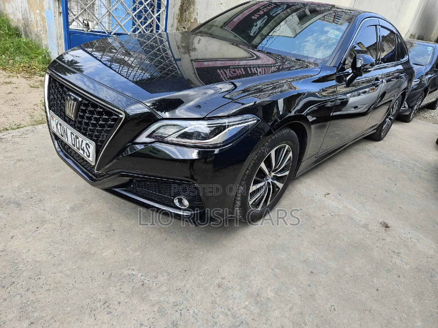 Toyota Crown 2018 Black