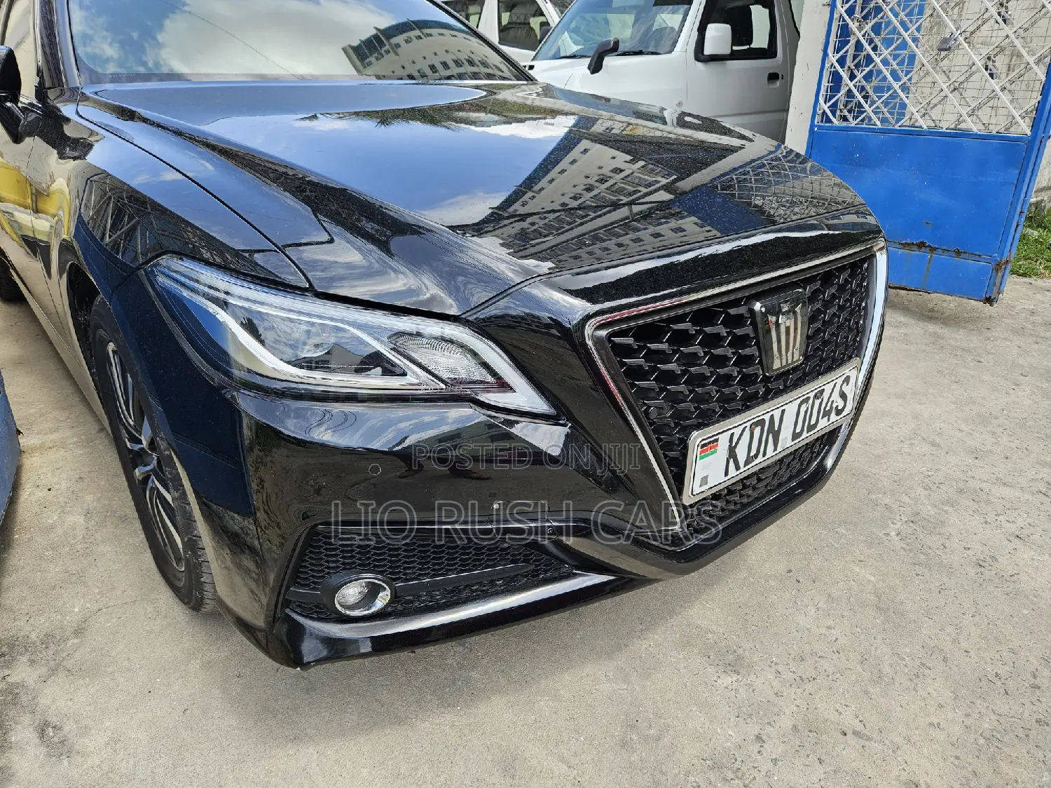 Toyota Crown 2018 Black