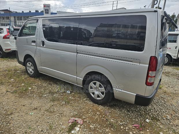 Toyota HiAce 2017 Silver - main view