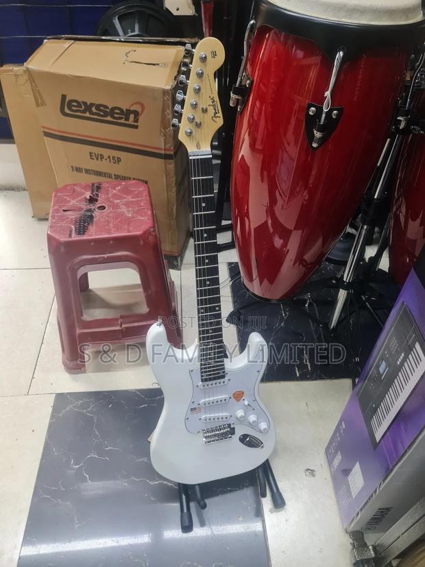 Fender White Lead Guitar - main view