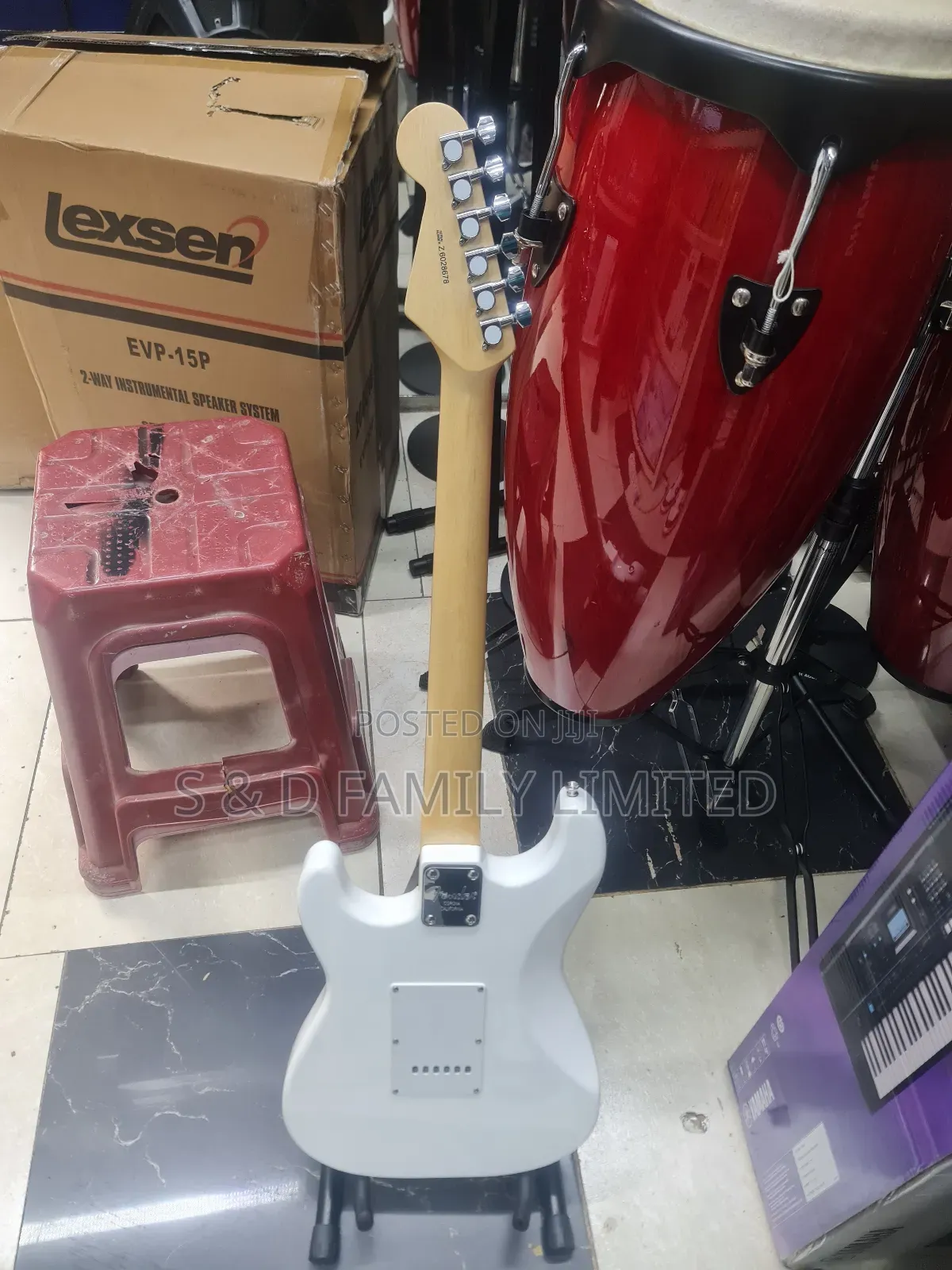Fender White Lead Guitar