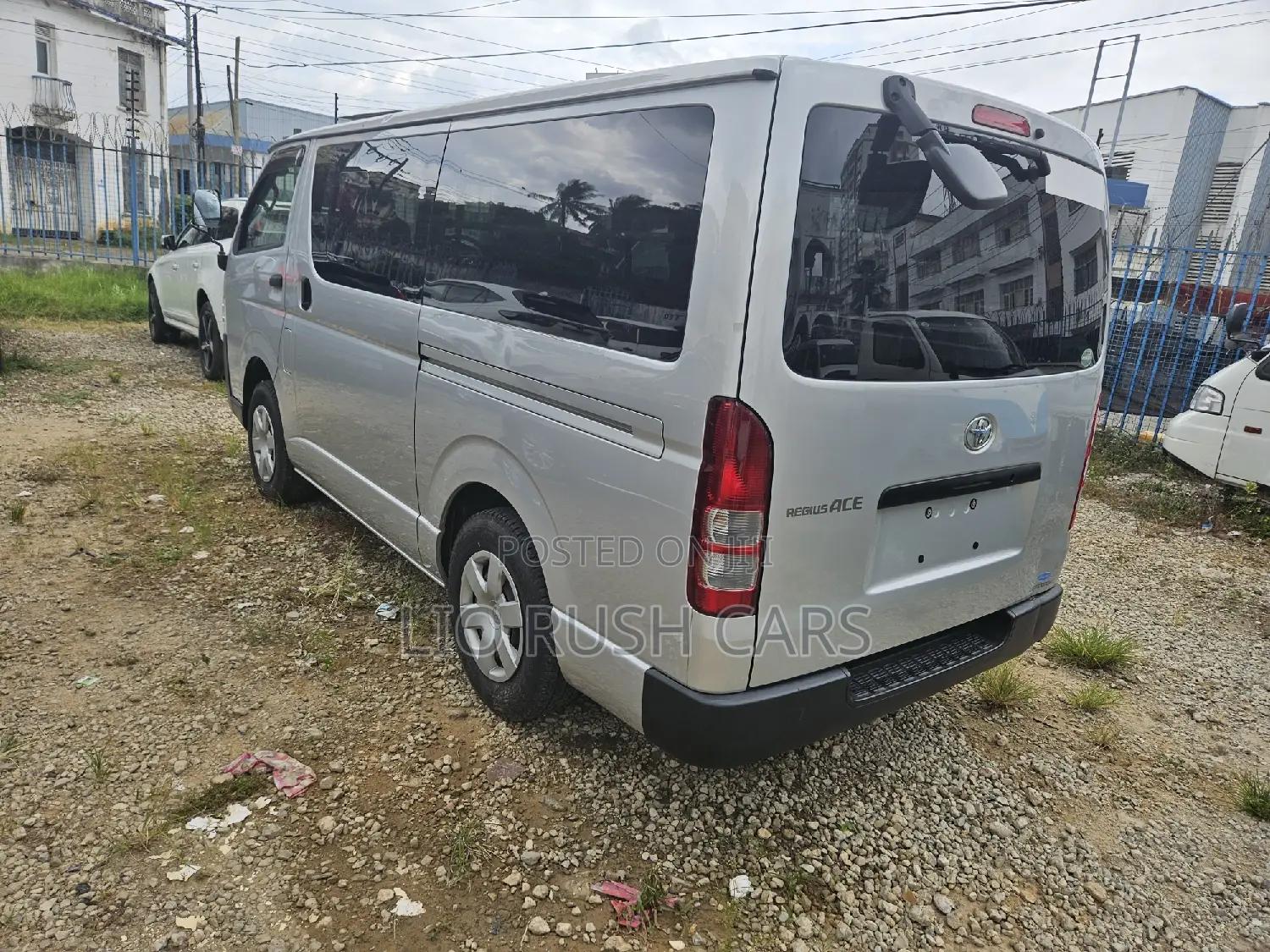 Toyota HiAce 2017 Silver
