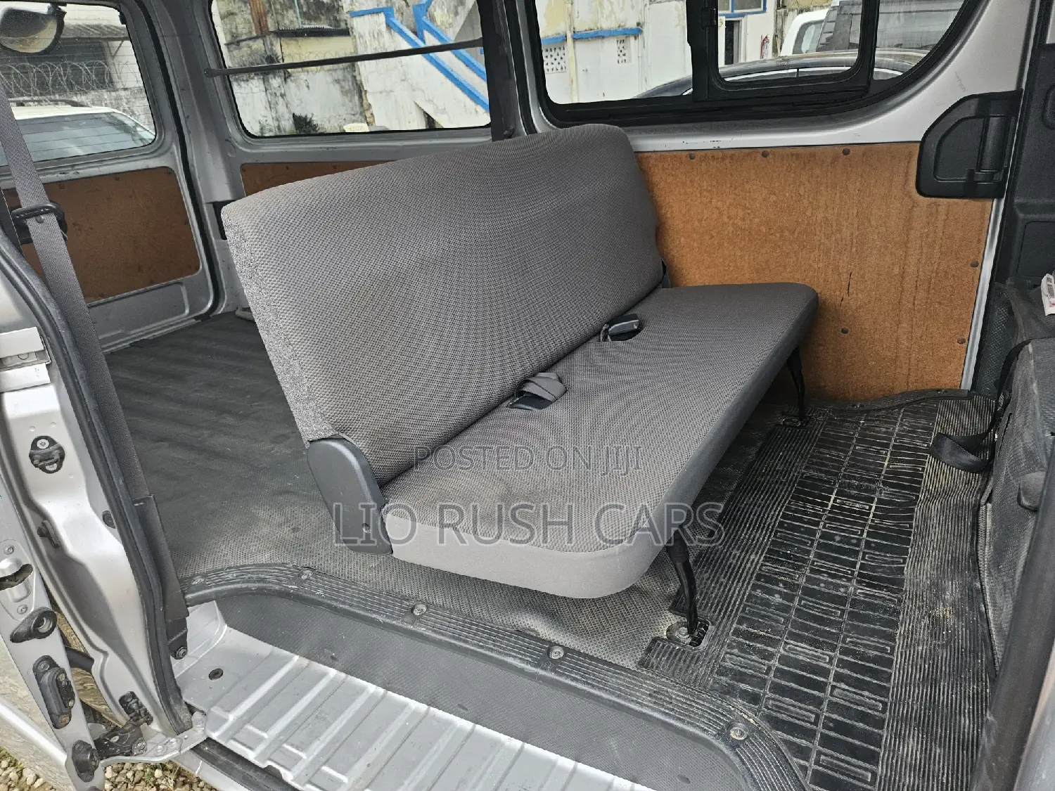 Toyota HiAce 2017 Silver
