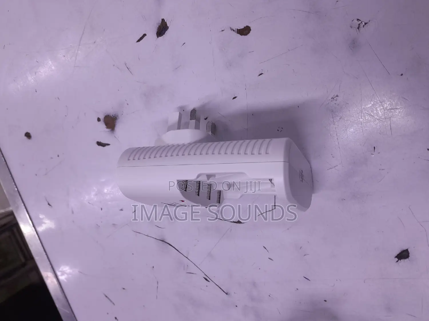 Battery Charger for All Rechargable Batteries ( 3pin)