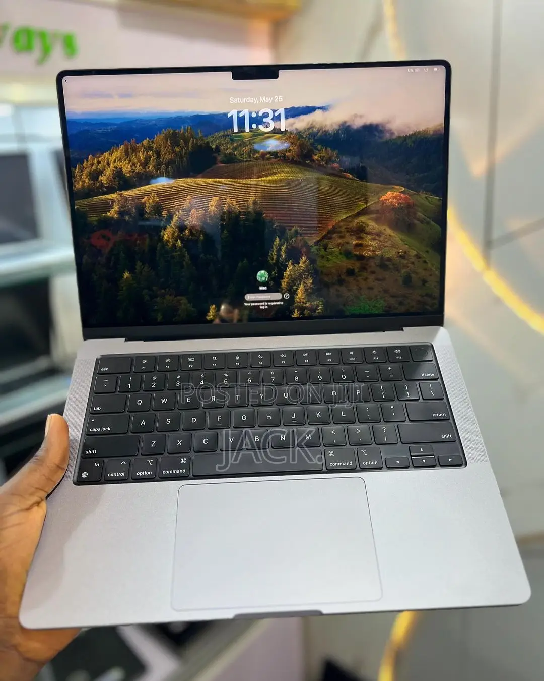 Laptop Apple MacBook Pro 2023 M3 Pro 14-Inch 16GB Apple M2 SSD 512GB