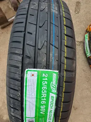 215 /65 R16 Adduzza