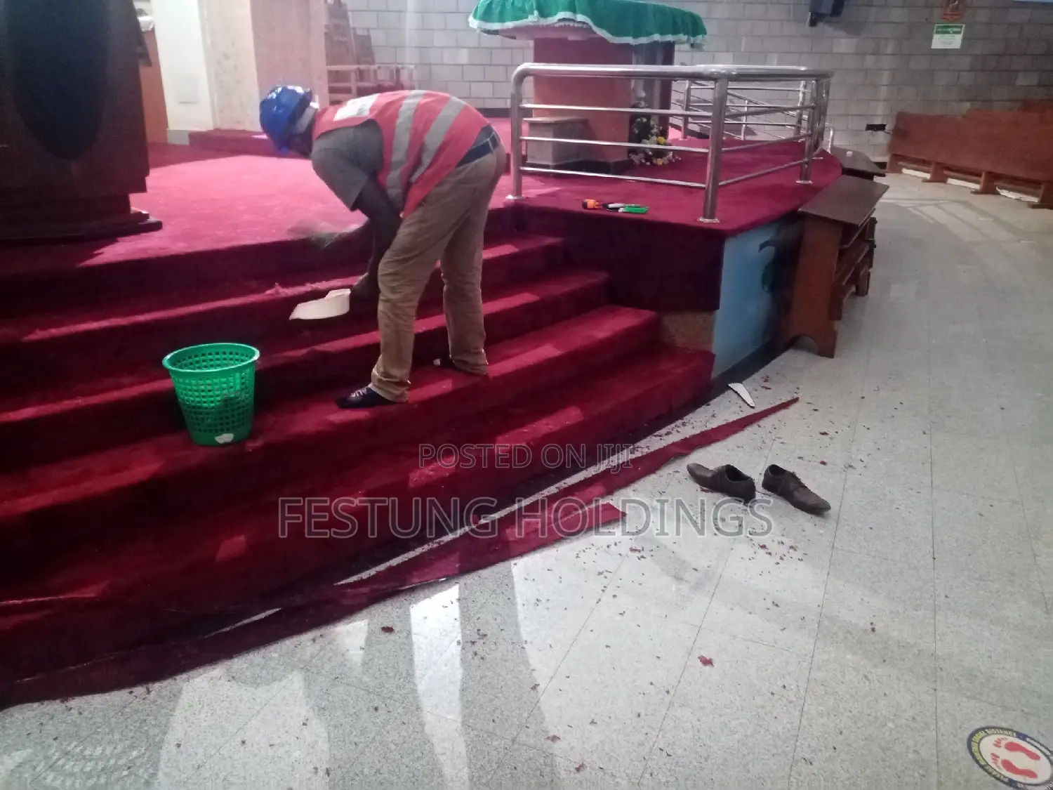 Wall to Wall Floor Covering Carpet Fitting