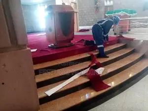 Wall to Wall Floor Covering Carpet Fitting