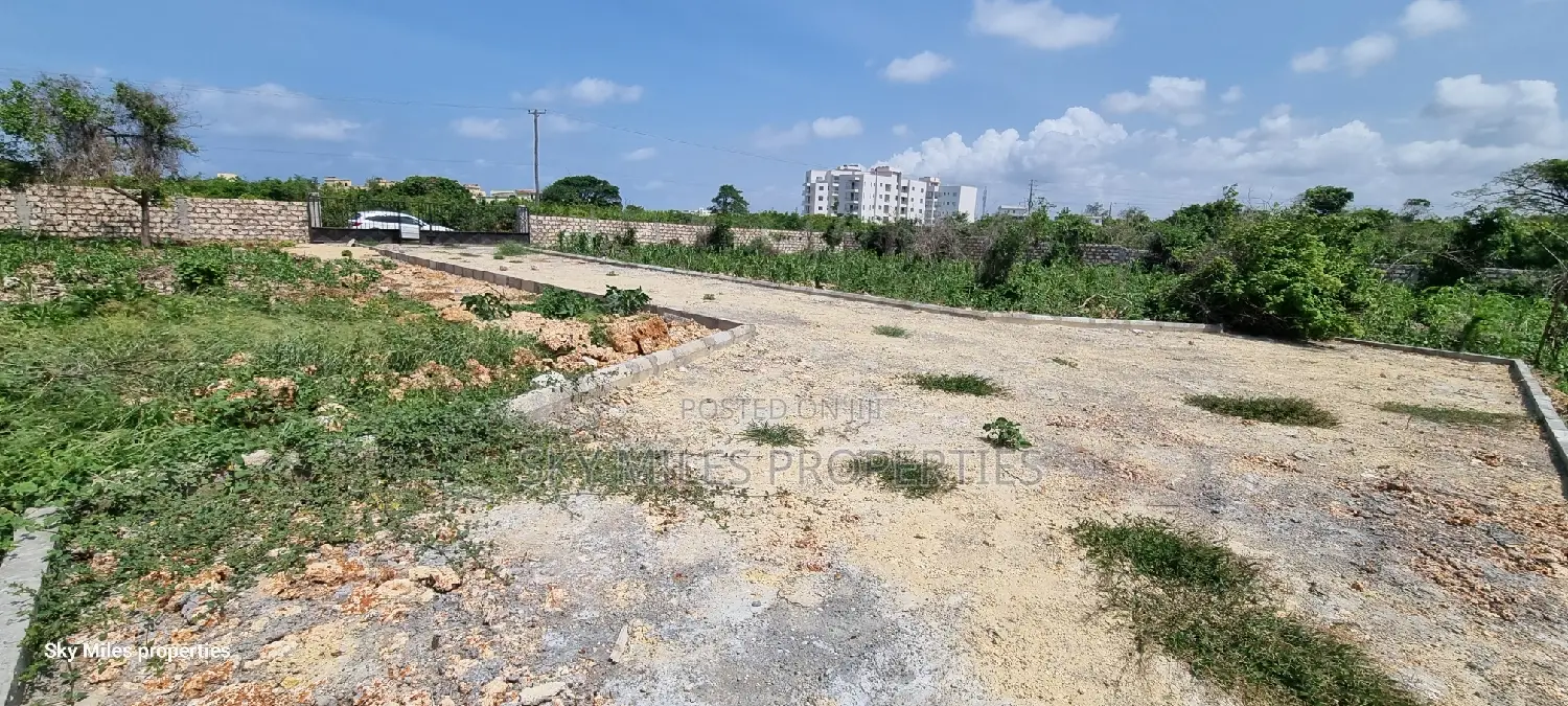 1/4 Plots, Serena Second Row From the Indian Ocean for Sale.