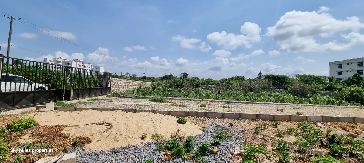 1/4 Plots, Serena Second Row From the Indian Ocean for Sale.