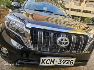 Toyota Land Cruiser 2010 Black