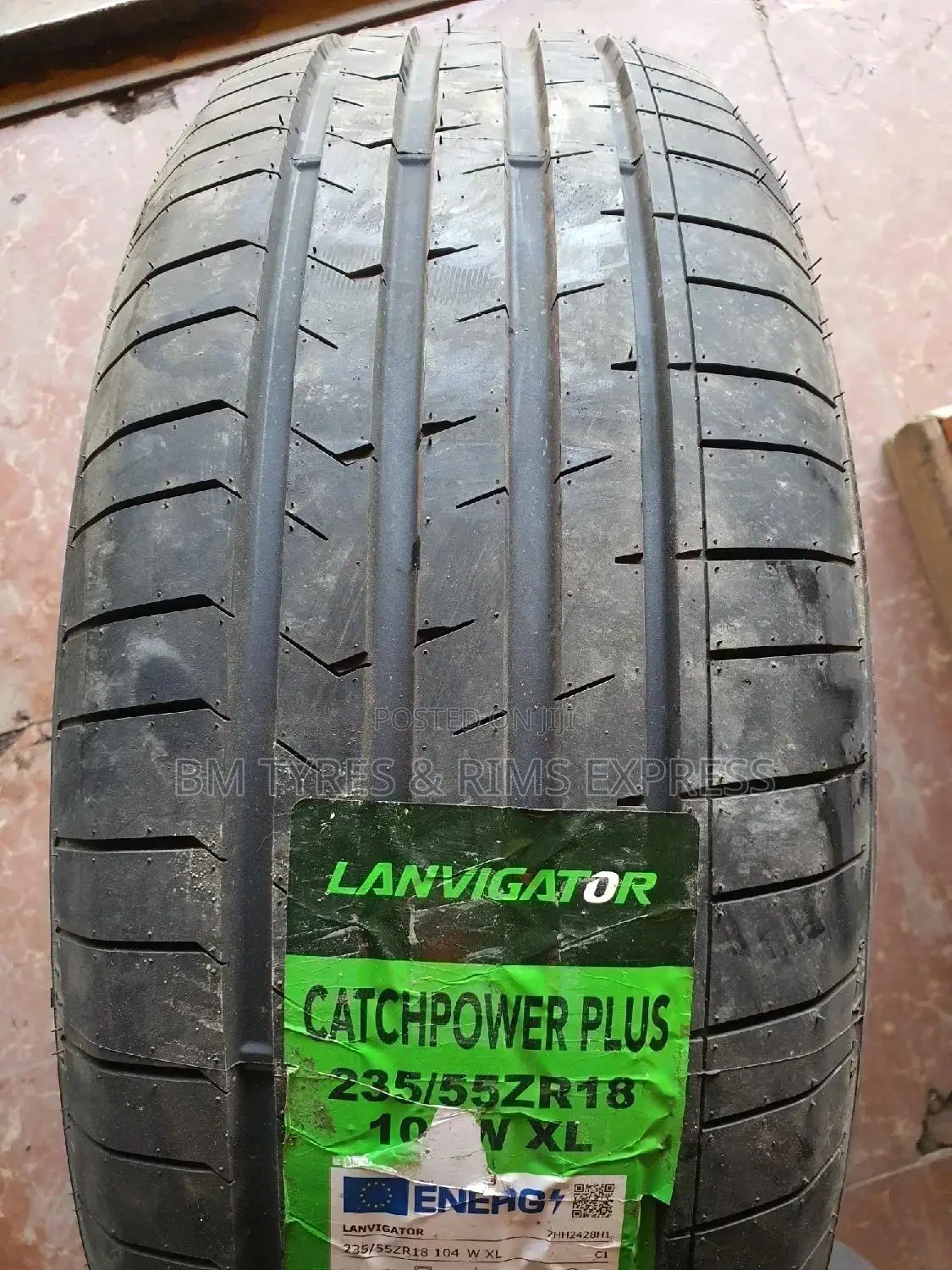 235 /55 R18 Lanvgator