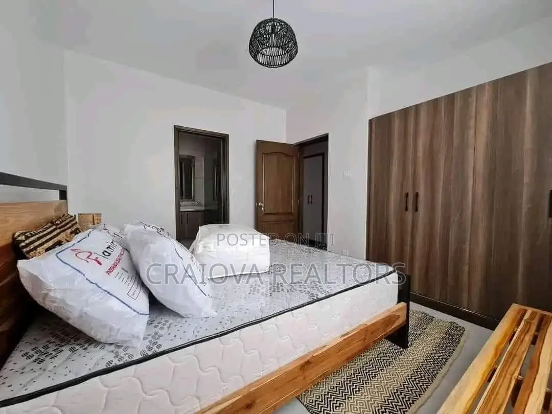 3bdrm Apartment in Gateway Mall Area for sale