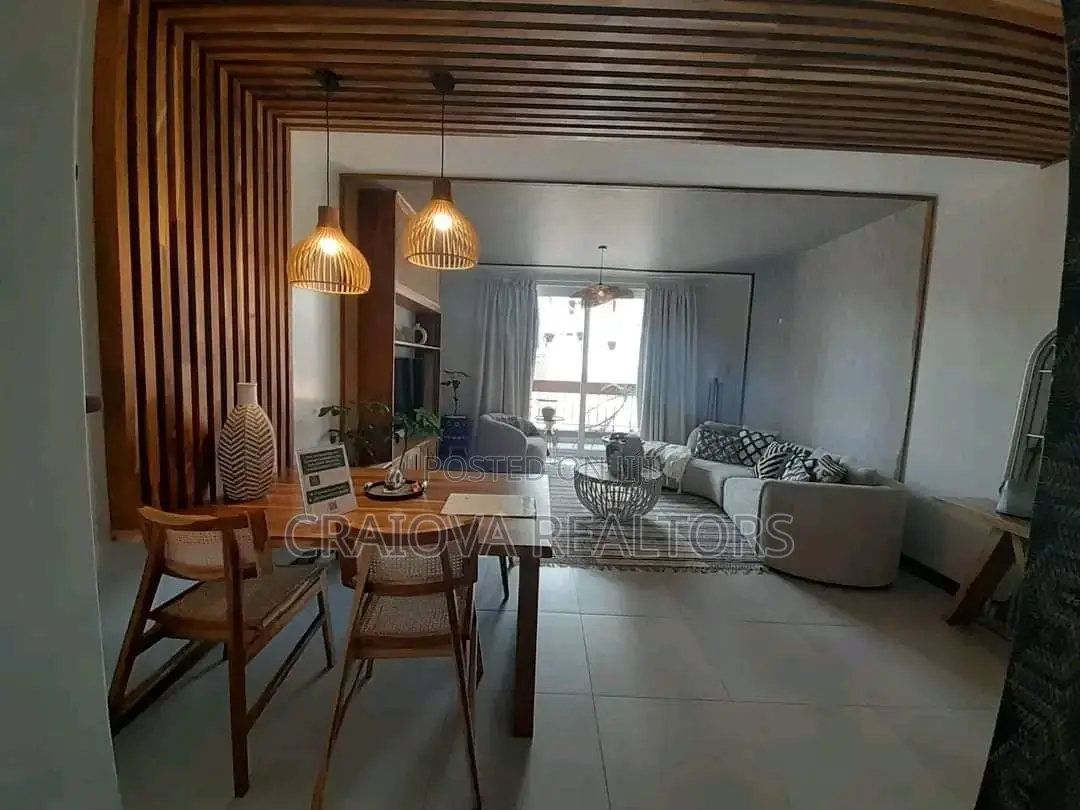 3bdrm Apartment in Gateway Mall Area for sale