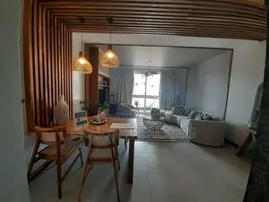3bdrm Apartment in Gateway Mall Area for sale