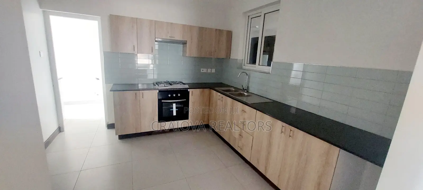 2bdrm Apartment in Gateway Mall Area for sale