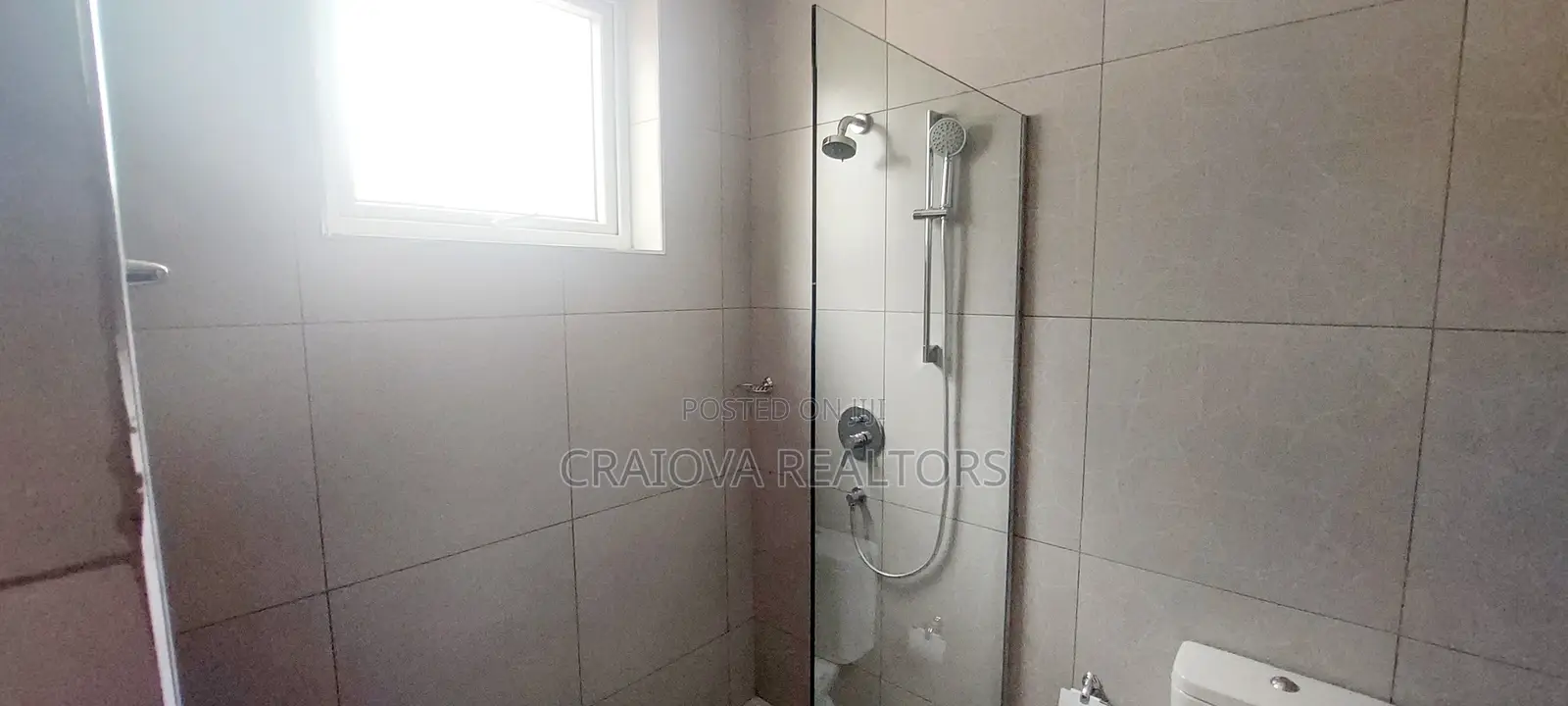 2bdrm Apartment in Gateway Mall Area for sale