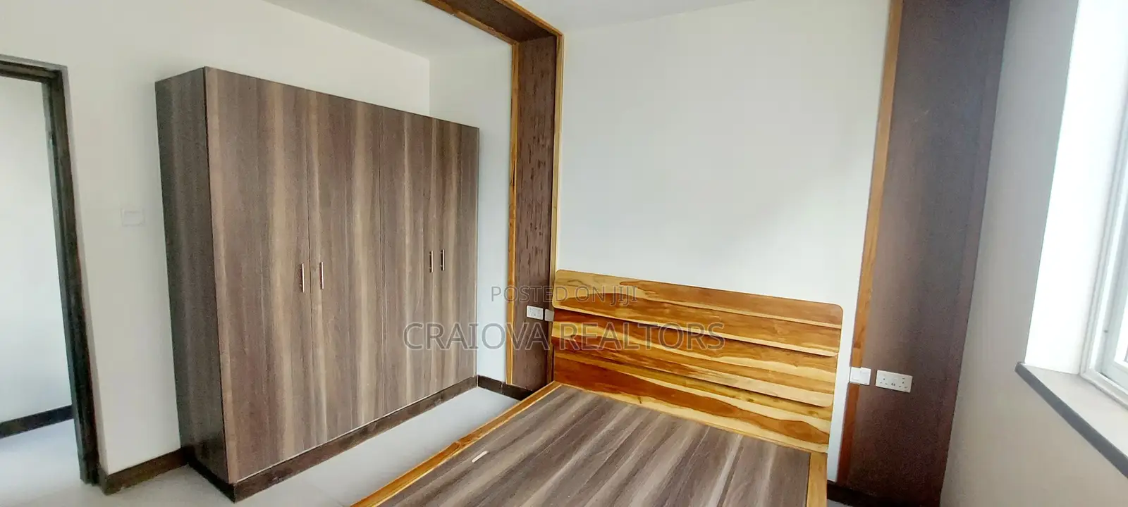 2bdrm Apartment in Gateway Mall Area for sale