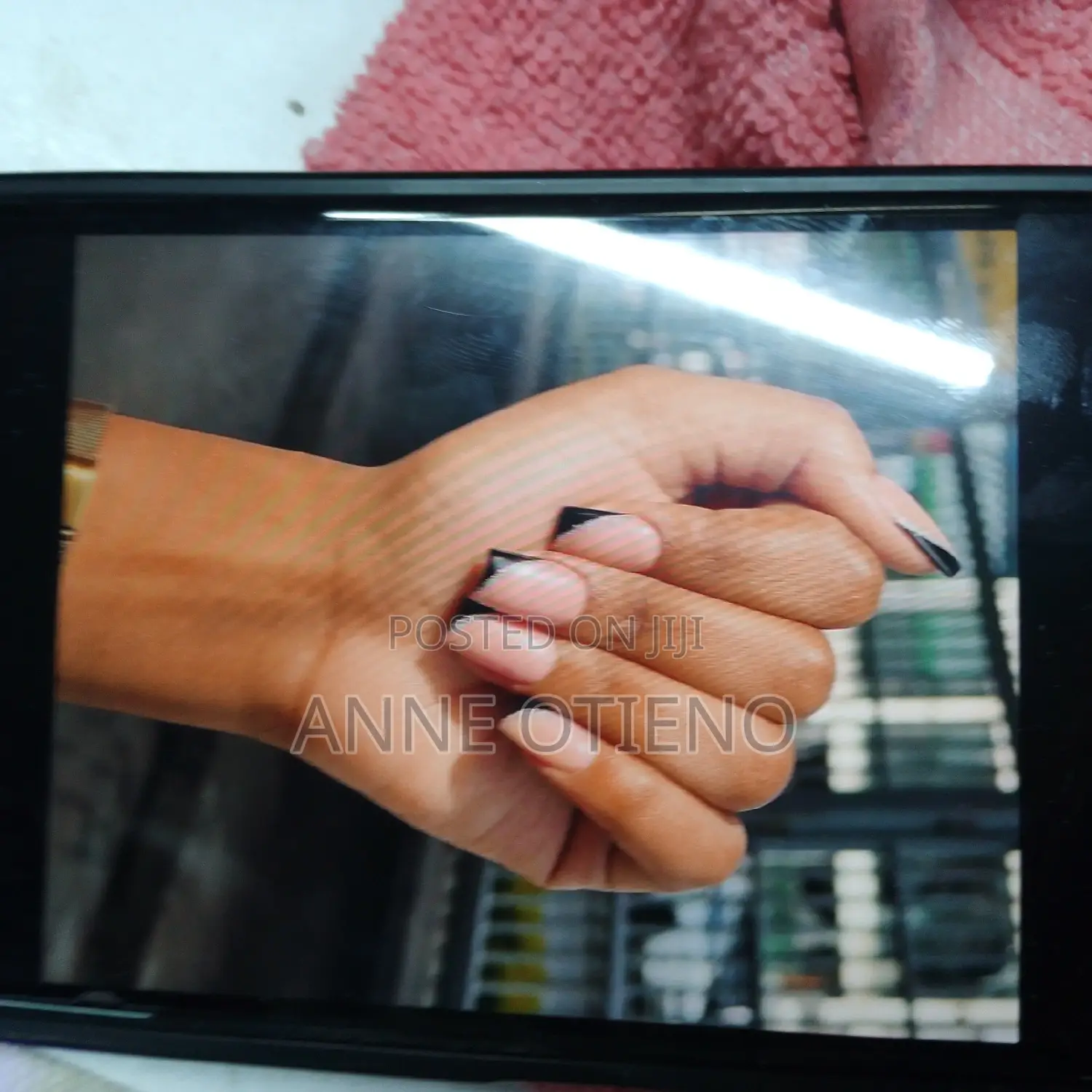 Nail Artist and Cna