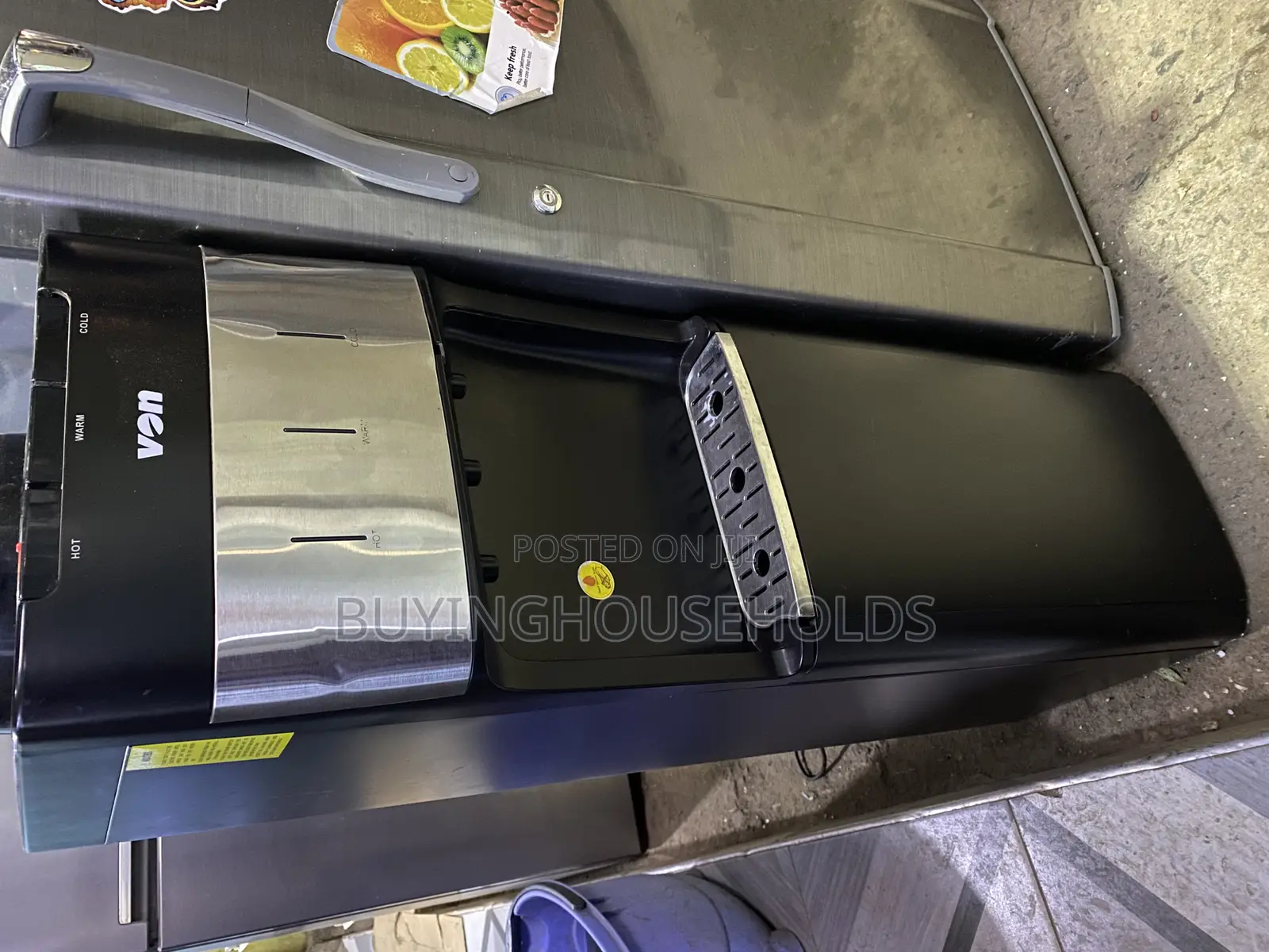 Von Hot/Cold Dispenser With Fridge