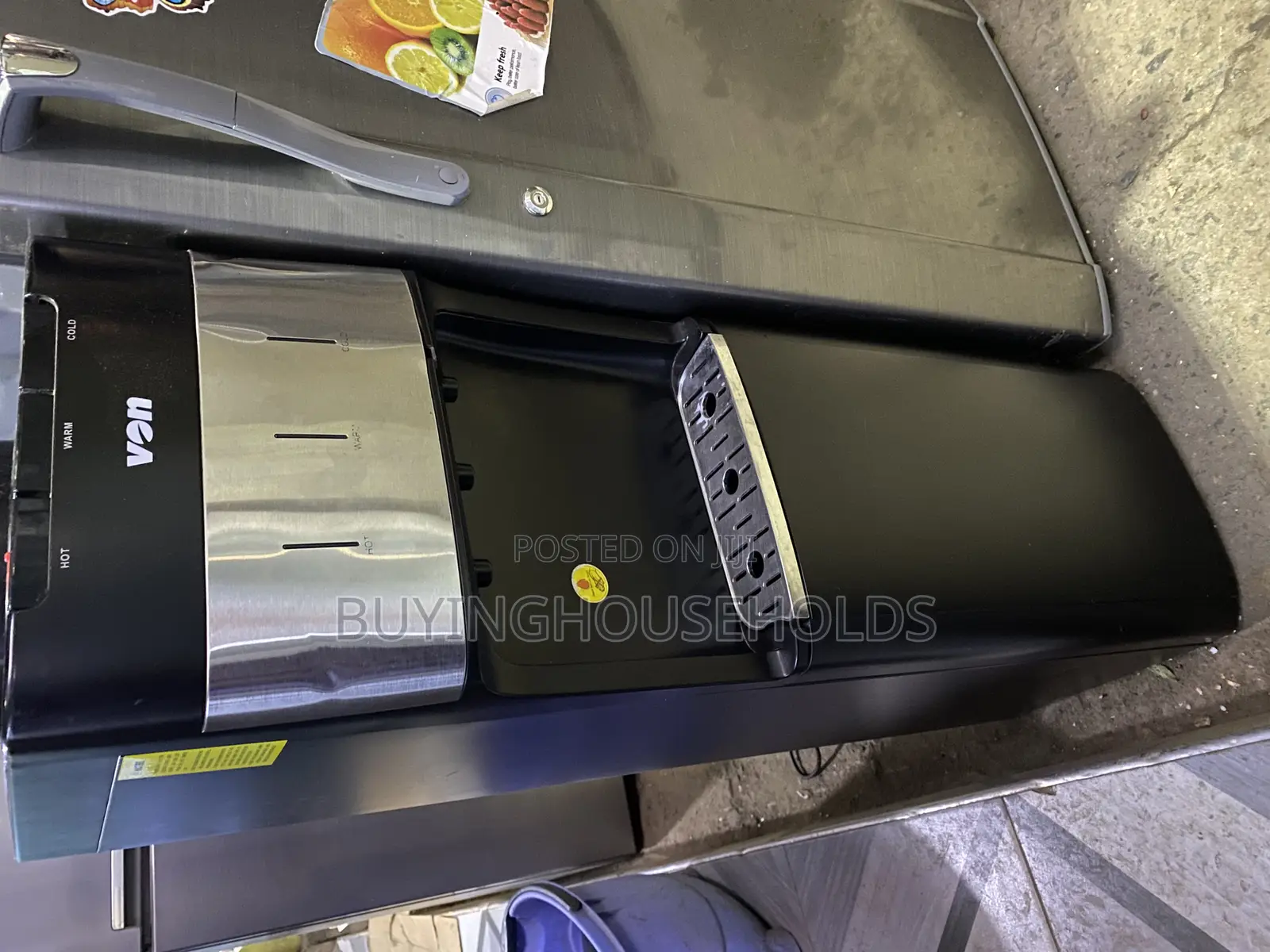Von Hot/Cold Dispenser With Fridge