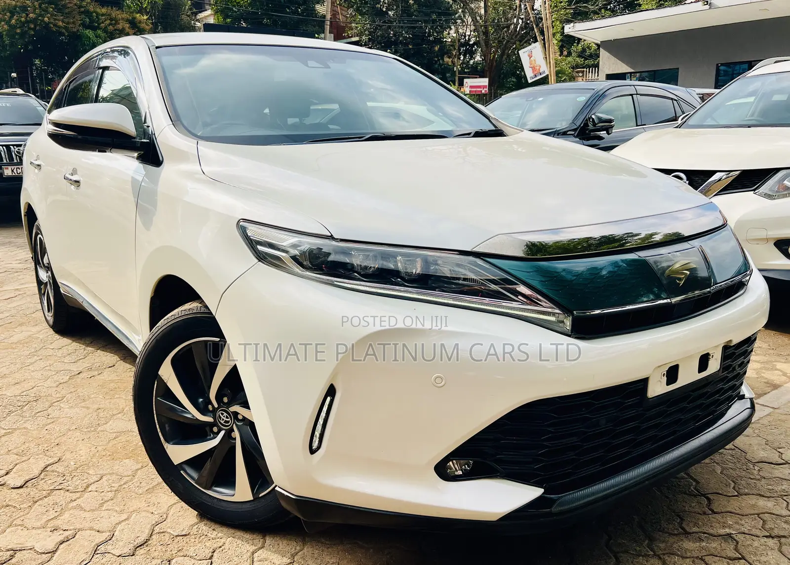 Toyota Harrier 2.0 Turbo 4WD 2017 White