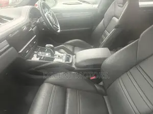 Porsche Cayenne Base AWD 2018 White