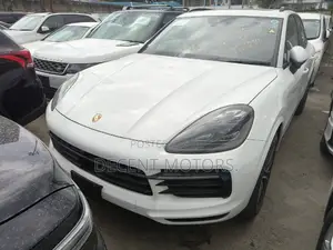 Porsche Cayenne Base AWD 2018 White