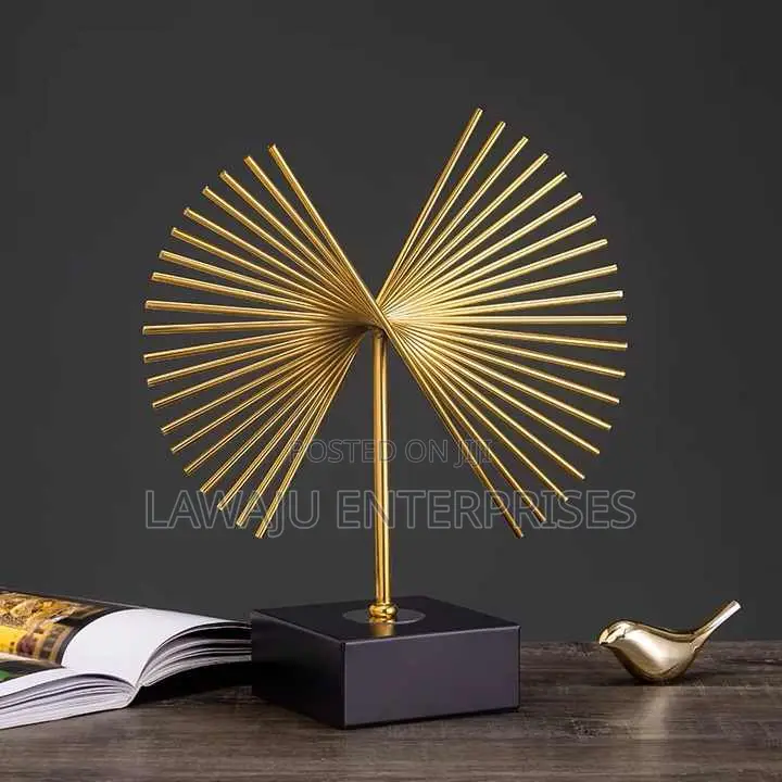 Decorative Abstract Model Statue