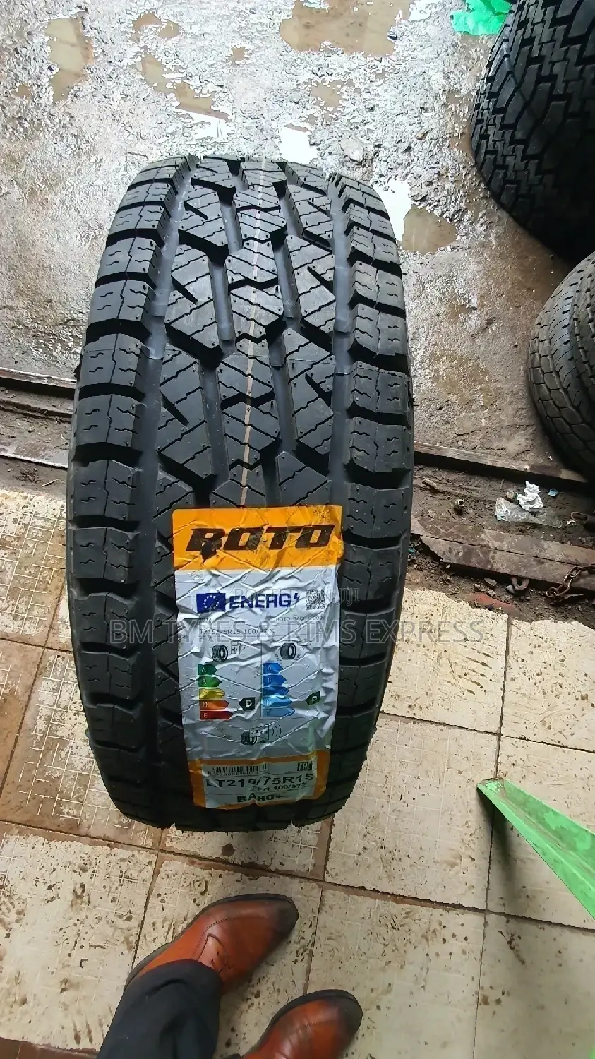 215 /75 R15 Boto