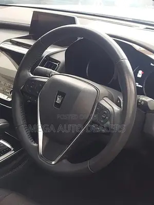 Toyota Crown 2019 Silver