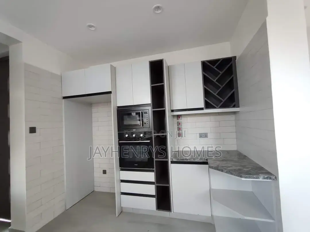 4bdrm Maisonette in Membley Estate for sale