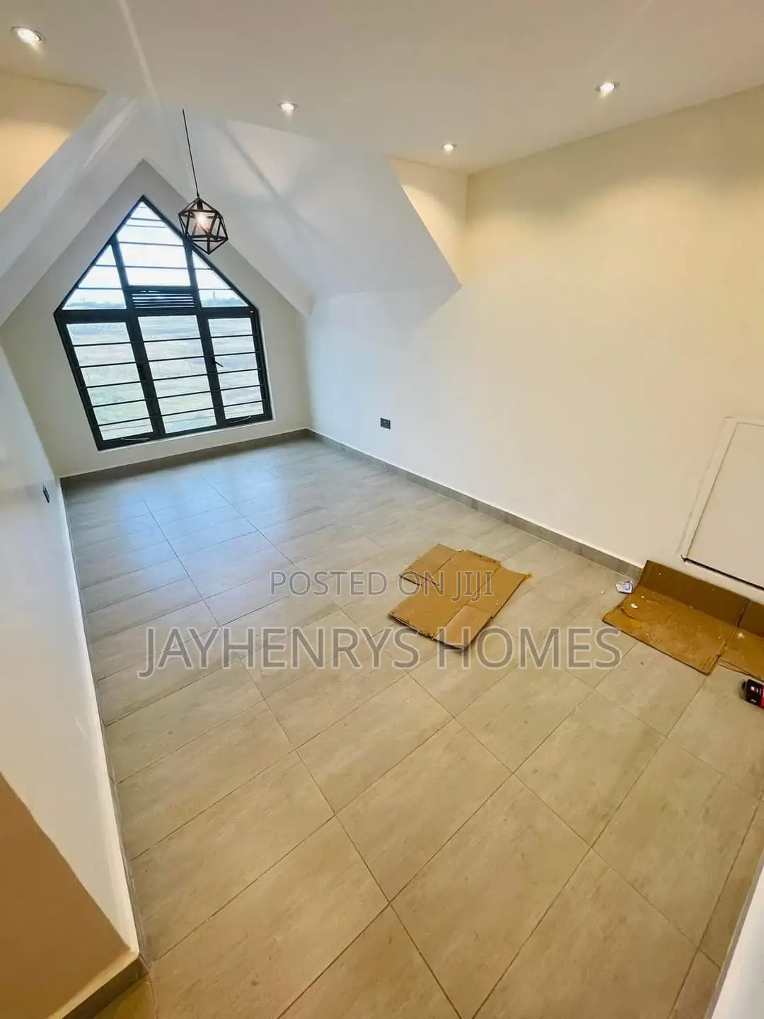 4bdrm Maisonette in Membley Estate for sale