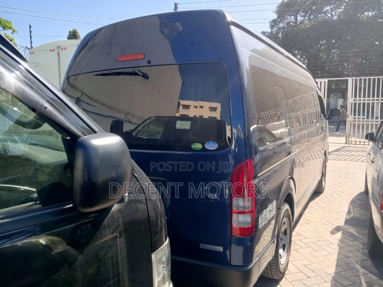Toyota HiAce 2018 Blue