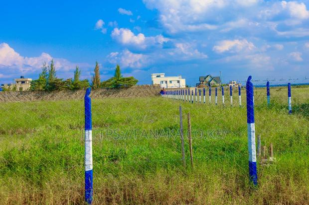 Avenue Court , 1/8th Acre in Kamakis^MW