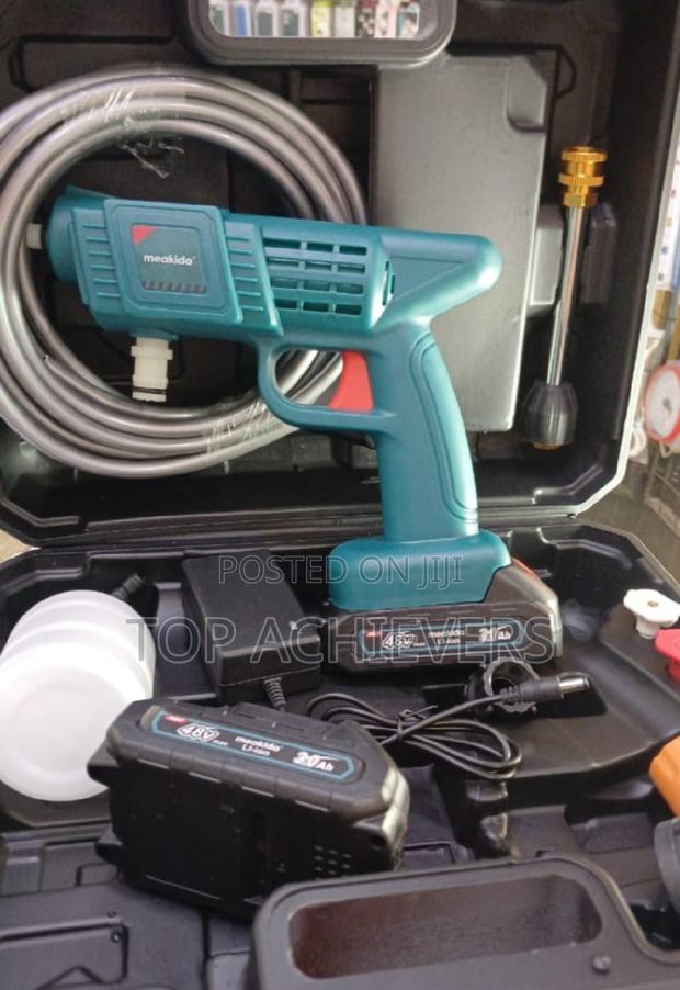 Cordless Carwashing Machine