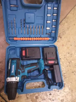 Makita Rechargeable Drill With Accessories