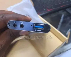 Usb 3.0 Capture Card With Loop Out and Audio Ports