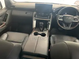 Toyota Land Cruiser 3.5 Petrol 4WD 2021 White
