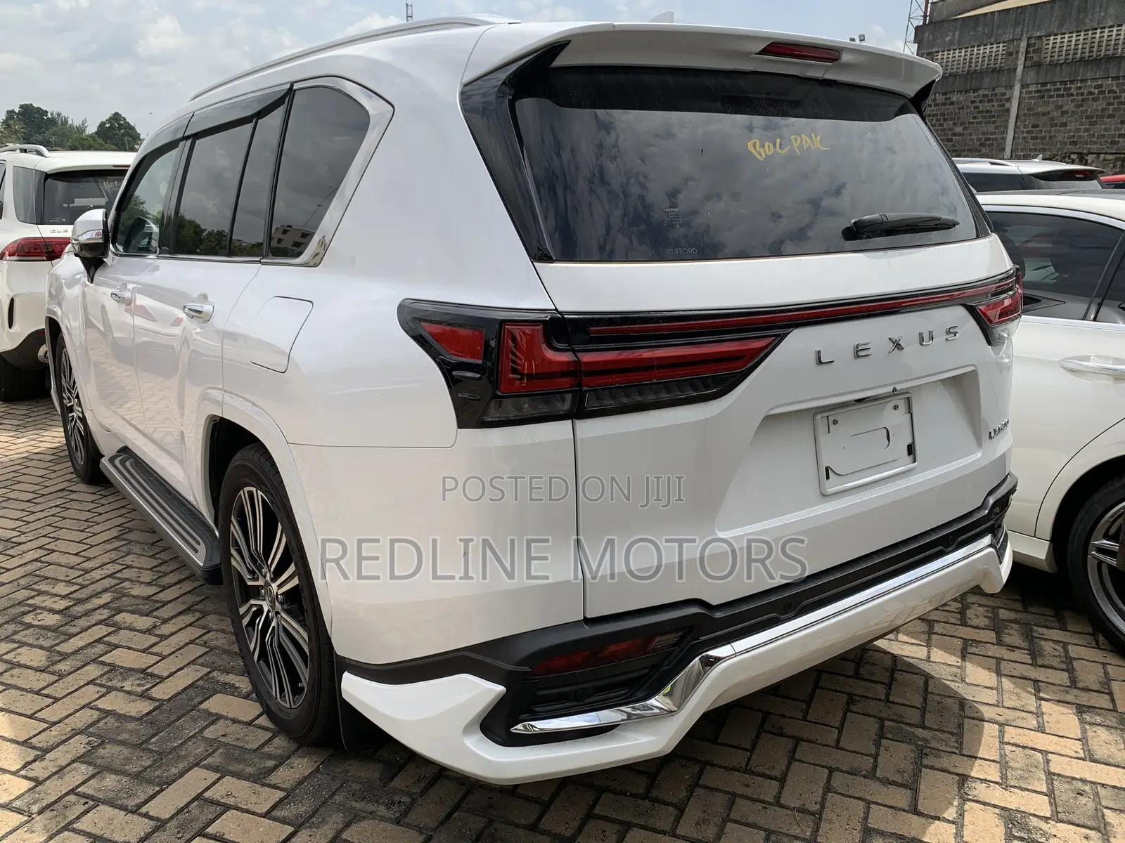Lexus LX 2022 White