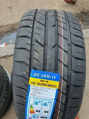 255 /35 R19 Bearway