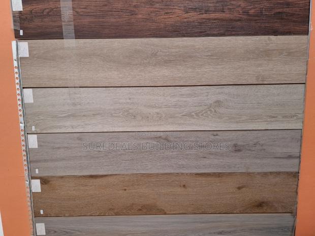 Very Warm Wooden Floor Laminate-8mm