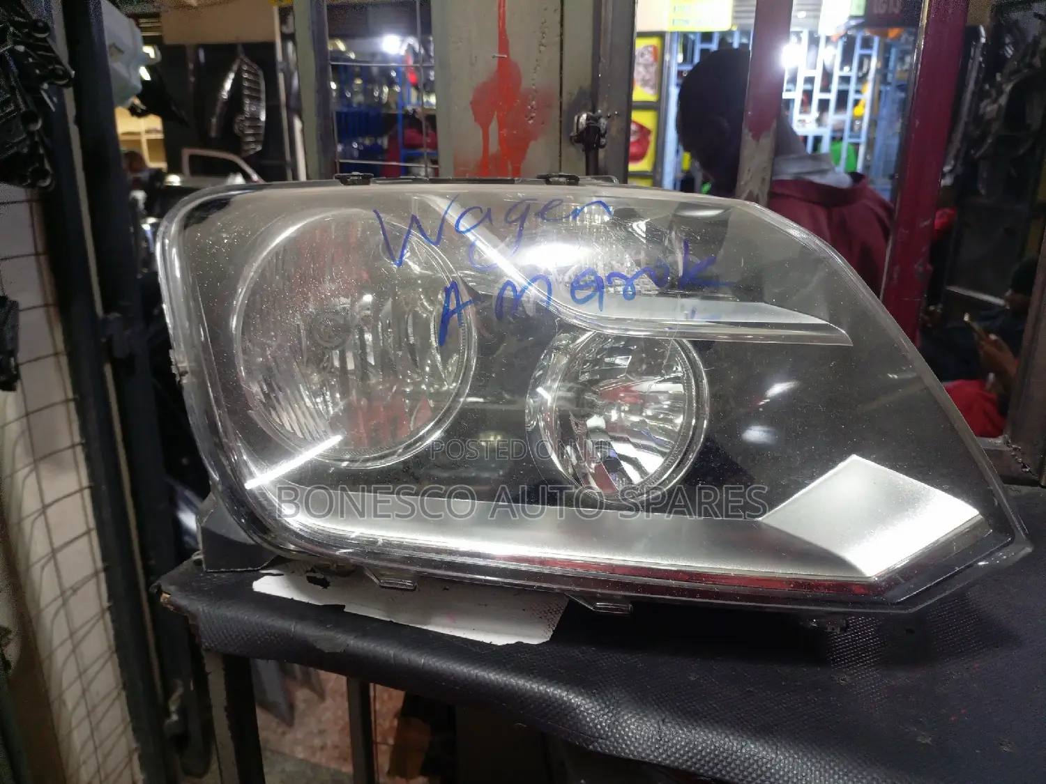 Volkswagen Amarok Right Nonxenon Headlight Assembly