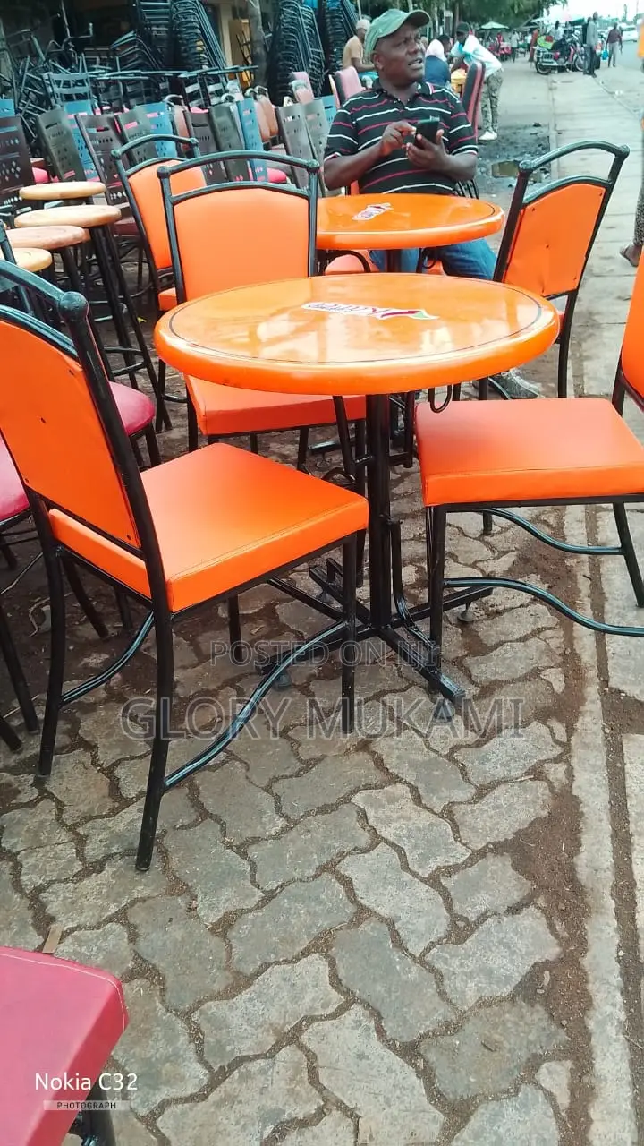 Quality Restaraunt N Bar Seats Set
